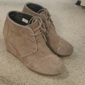 Toms Taupe Suede Wedges 5
